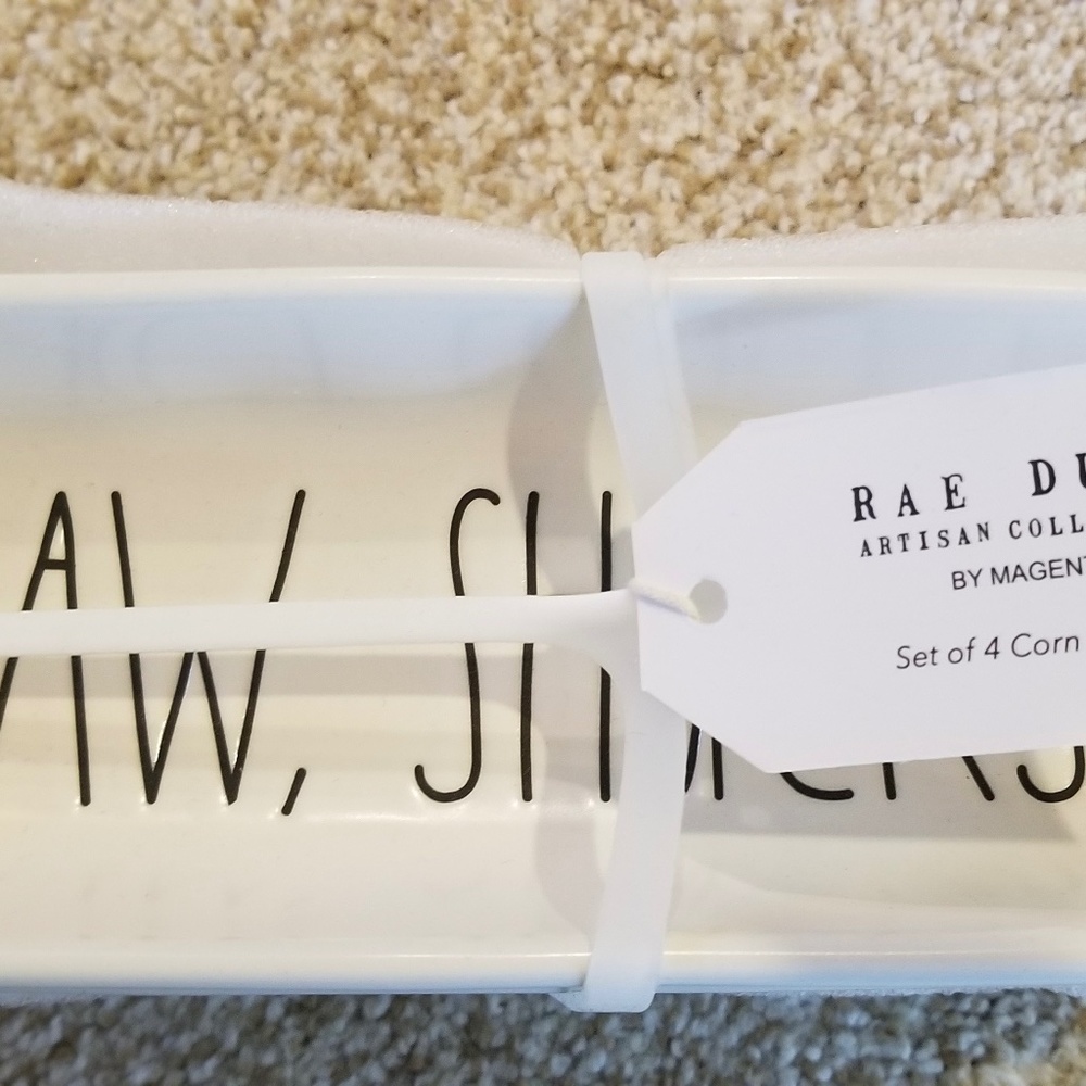 Rae Dunn set of 4 corn on the cob dishes